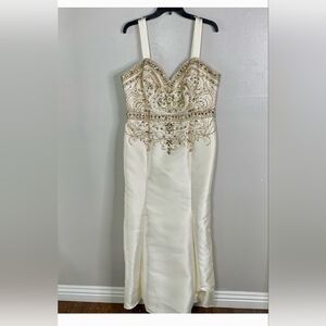 🔥Camille La Vie Size 18 Ivory beaded Gown